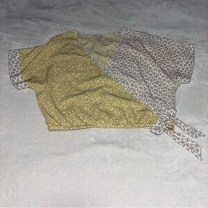 Paper Crane V-Neck Faux Wrap Front Boho Top in Yellow and Ivory Size Medium